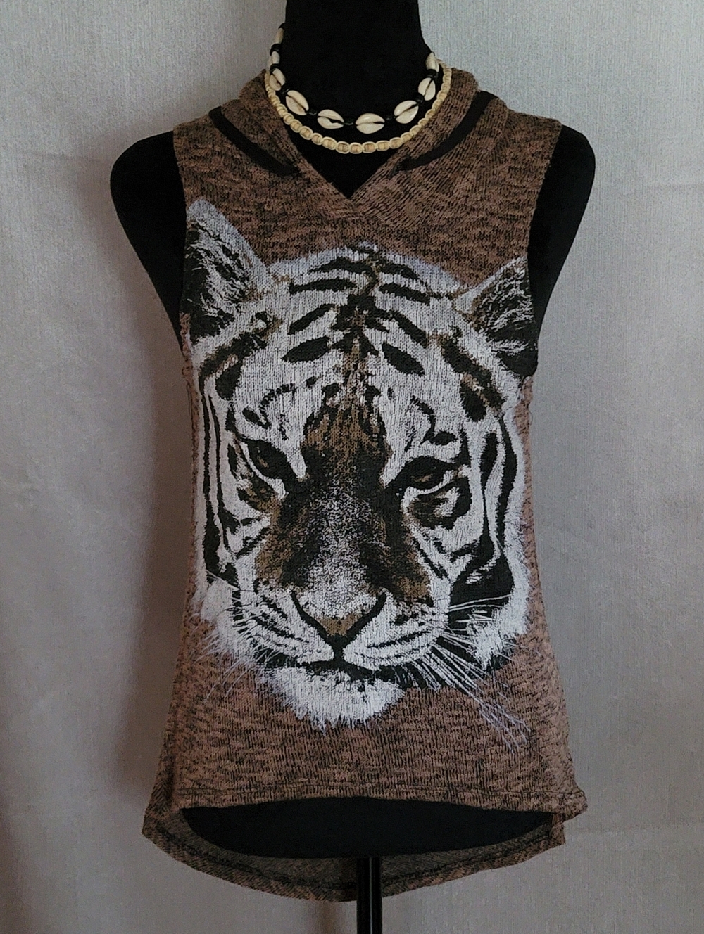 Sleeveless Tiger Face Knit Top in Brown and White